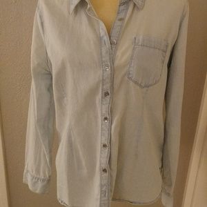 Guess denim top. One pocket. Size XL slim fit.